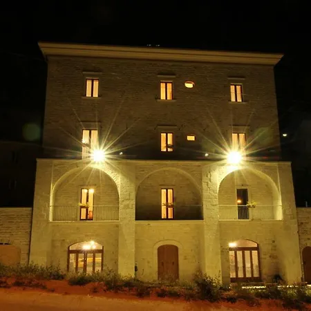 Palazzo 1892 *